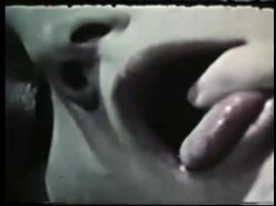 Captura de 'Solo Females Nudes & Lesbians 28 1970s (Color)' nº 129