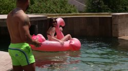 Captura de 'Erotic Summer Pool' nº 55