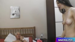 'Princess Alice First Anal Orgasm In Wild Threesome' screenshot nº 5