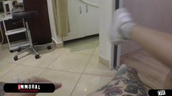 'Relentless Rough Sex Makes Submissive Russian Beauty Amalia Davis Orgasm To Ohio' screenshot nº 17