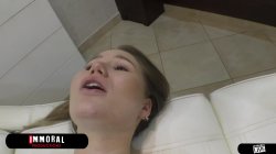 'Relentless Rough Sex Makes Submissive Russian Beauty Amalia Davis Orgasm To Ohio' screenshot nº 88