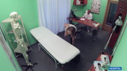 Captura de 'Patient 003 - Doctor Gives Sex Support To Patient' nº 18