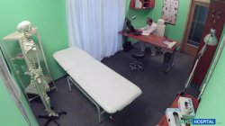 Captura de 'Patient 003 - Doctor Gives Sex Support To Patient' nº 2
