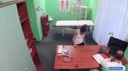 Captura de 'Patient 003 - Doctor Gives Sex Support To Patient' nº 5