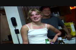 Captura de 'Surfer Girls' nº 102