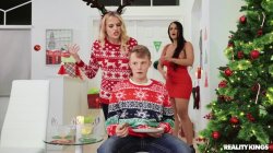 Captura de 'Happy MILF Teen Holidays' nº 67