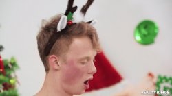 Captura de 'Happy MILF Teen Holidays' nº 77