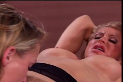 'Older Women & Younger Women #3' screenshot nº 104