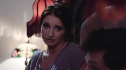 Captura de 'Different Wives, Different Lives' nº 74