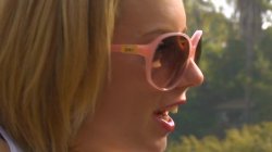 Captura de 'Girls With Daddy Issues' nº 33