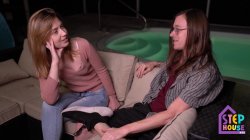 Captura de 'Stepsisters Are Naughty Little Sluts' nº 80
