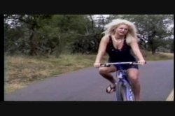 Captura de 'Butt Banged Bicycle Babes' nº 2