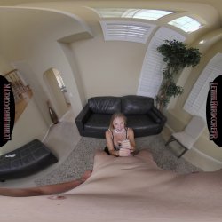 'Lovely Lo Is a Sexy Maid' screenshot nº 45
