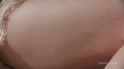 Captura de 'My Hotwife Likes Big Dick' nº 2