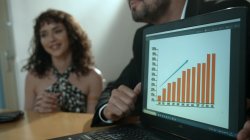 Captura de 'Girls at Work - la Consultante' nº 124