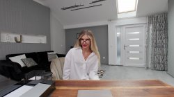 'Privat Secretary starring Annabella Blue' screenshot nº 9