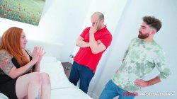 Captura de 'Stepmom's Anal Threesomes 2' nº 58