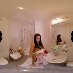 'VR Hostel: Episode 2 - Peeping on Her Boobs and Getting Some Juice' screenshot nº 12