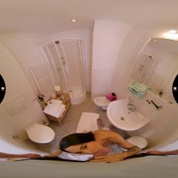 'VR Hostel: Episode 2 - Peeping on Her Boobs and Getting Some Juice' screenshot nº 30