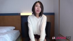 Captura de 'Slim Curvy Japanese Teen Satisfied And Filled With Cumload' nº 2