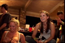 'Shane's World 38 - House Party' screenshot nº 5