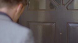 Captura de '41 Years Old - The Cheating Spouse' nº 96
