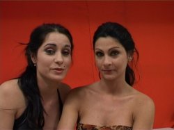 Captura de 'Horny Latinas Mora And Natalin Sharing Cock And Cum In Threesome' nº 5