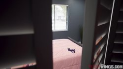 Captura de 'Spying on Stepsis Led to Massage & Sex' nº 7