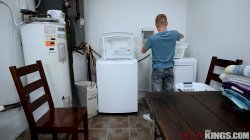 'Fucking Stepbro During Laundry Time' screenshot nº 2