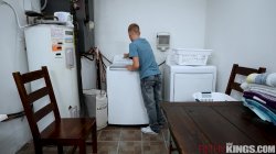 'Fucking Stepbro During Laundry Time' screenshot nº 3