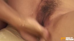 Captura de 'Japanese MILF With Big Natural Tits Is Fingered And Fucked In Foursome Ending With Facials And Creampies' nº 94