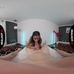 'Shy Latina Cock Shocked' screenshot nº 119