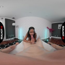'Shy Latina Cock Shocked' screenshot nº 121