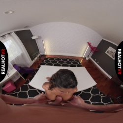 'Shy Latina Cock Shocked' screenshot nº 50