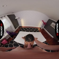 'Shy Latina Cock Shocked' screenshot nº 54
