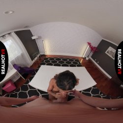 'Shy Latina Cock Shocked' screenshot nº 59