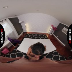 'Shy Latina Cock Shocked' screenshot nº 60