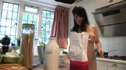 Captura de 'Frustrated Housewives' nº 87