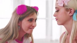 Captura de 'Playing The Innocent Girl' nº 98