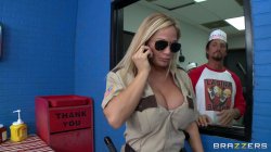 Captura de 'Big Tits In Uniform 7' nº 20