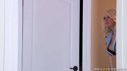 Captura de 'Big Tits In Uniform 7' nº 2