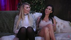 'Lily Lane Gets Hard TS Cock for Christmas' screenshot nº 1