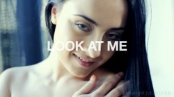 Captura de 'Look At Me' nº 3