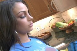 Captura de 'Busty Housewives' nº 6