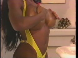 'World Famous Big Busted Babes of Napali Video, The' screenshot nº 126