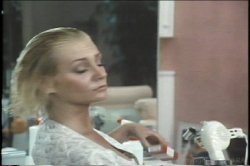 'Through the Looking Glass (Video X Pix)' screenshot nº 5