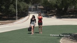 'Lesbian House Hunters Part 16' screenshot nº 2