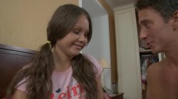Captura de 'Petite Teen Dulce Rides Her Way to Creampie' nº 9