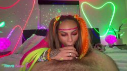 Captura de 'Busty Rave Bunny Essie Gotback Heats Up A Late Night Hookup!' nº 54