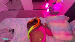 Captura de 'Busty Rave Bunny Essie Gotback Heats Up A Late Night Hookup!' nº 109